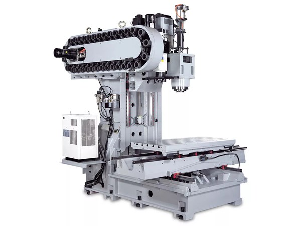 Accuway UM-130 Machining Center BT-40