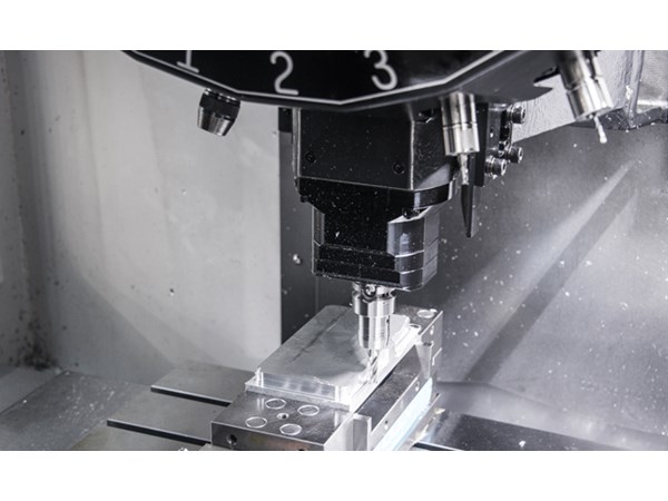 Hyundai Wia i-CUT4500 Vertical Machining Center