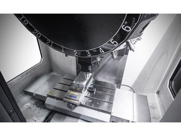 Hyundai Wia i-CUT4500 Vertical Machining Center